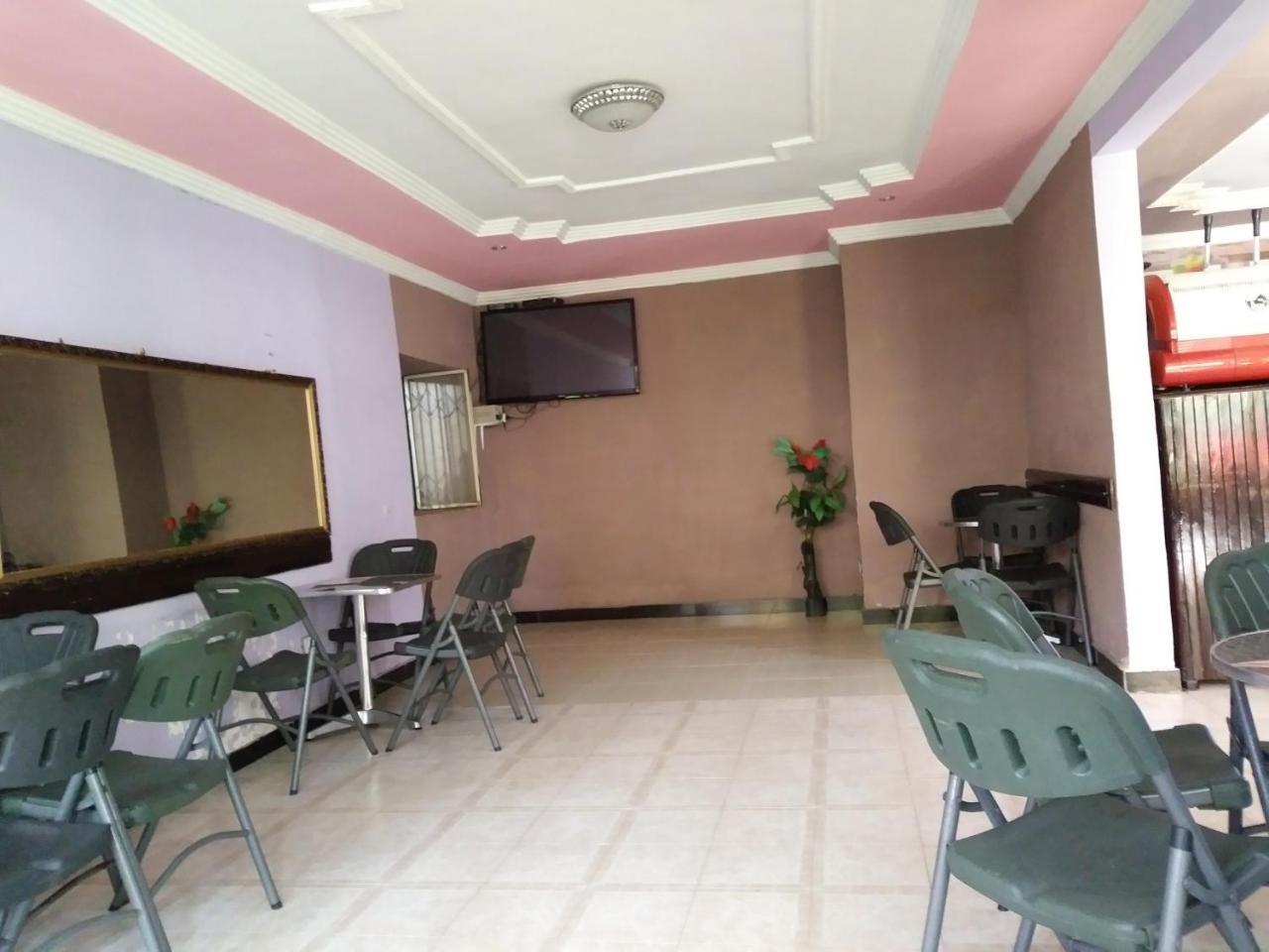 Caron Pension Bahir Dar Exterior foto