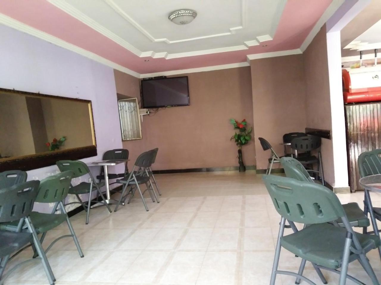 Caron Pension Bahir Dar Exterior foto
